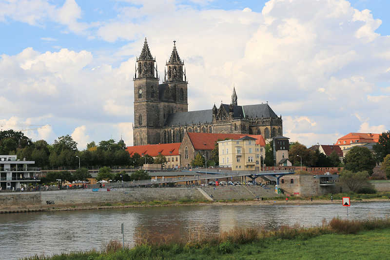 Magdeburger Dom und Elbe