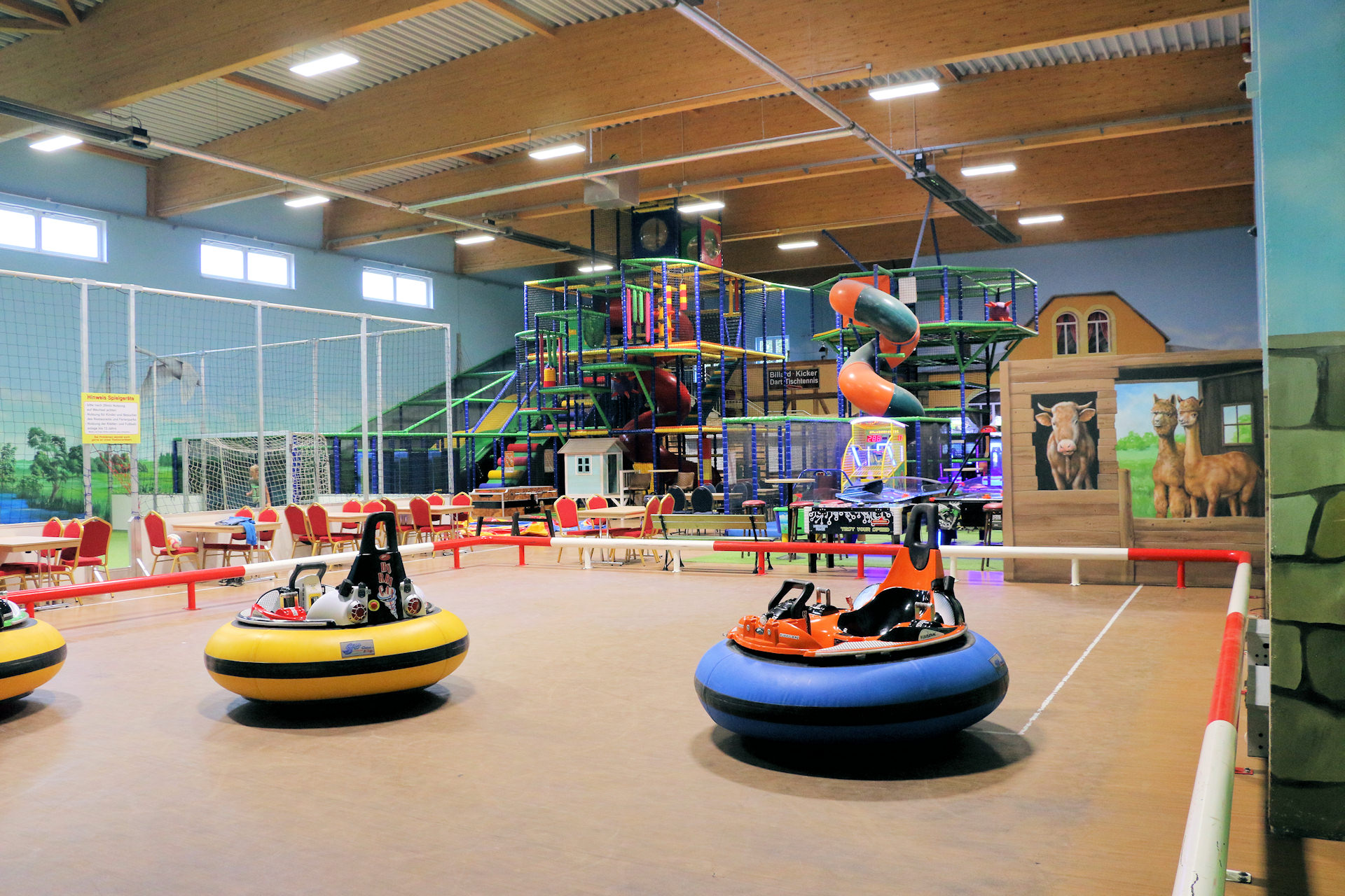 Waldsee-Arena - moderner Spiel- und Erlebnisbereich